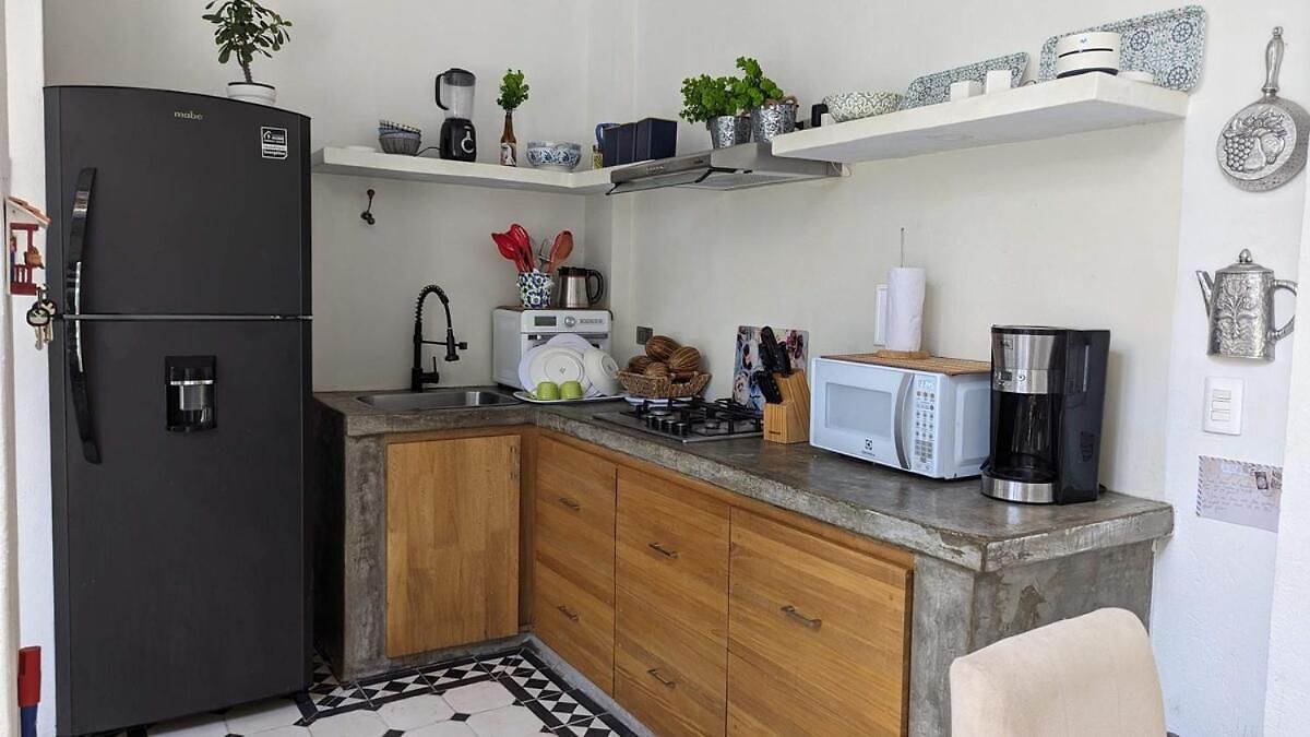 Walled 2-bedroom 2-bath With Patio Apartamento