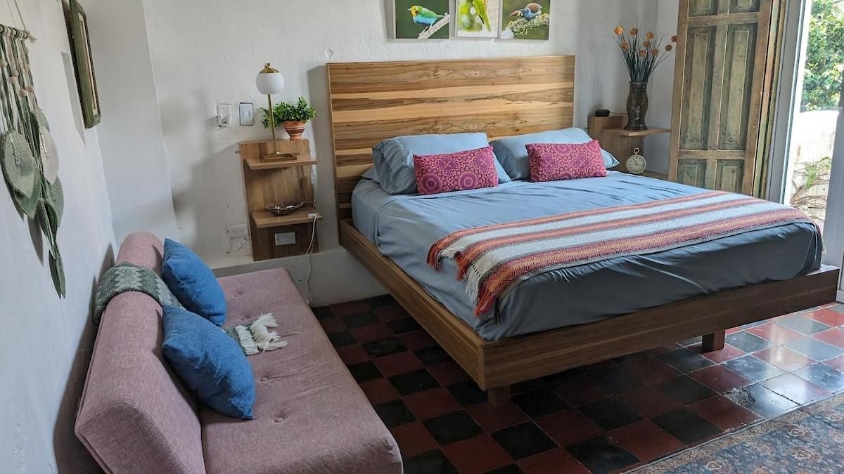Walled 2-bedroom 2-bath With Patio Cartagena