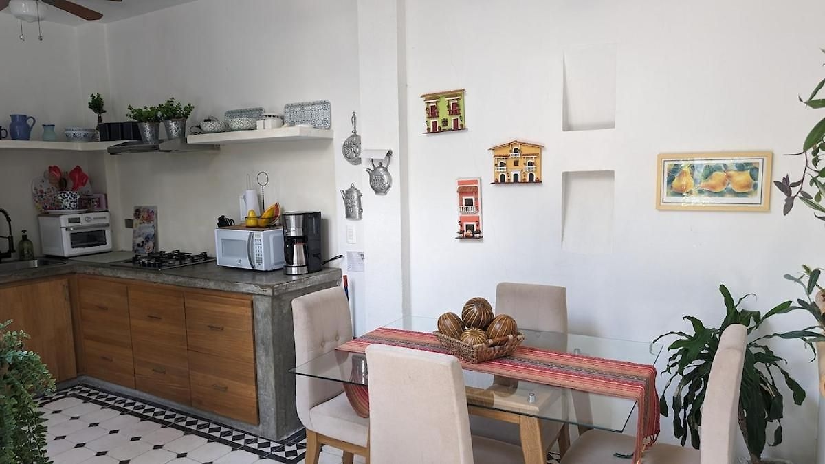 Walled 2-bedroom 2-bath With Patio * Cartagena