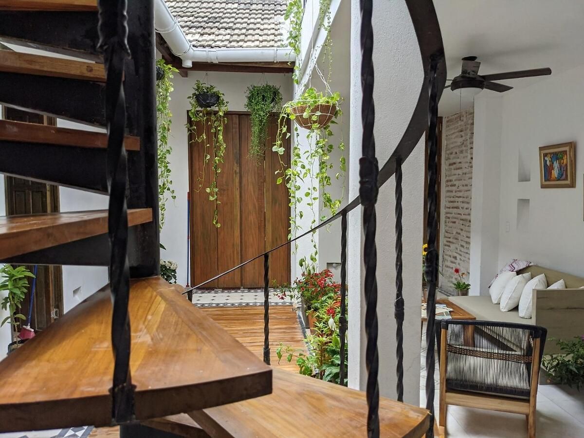 Walled 2-bedroom 2-bath With Patio * Cartagena
