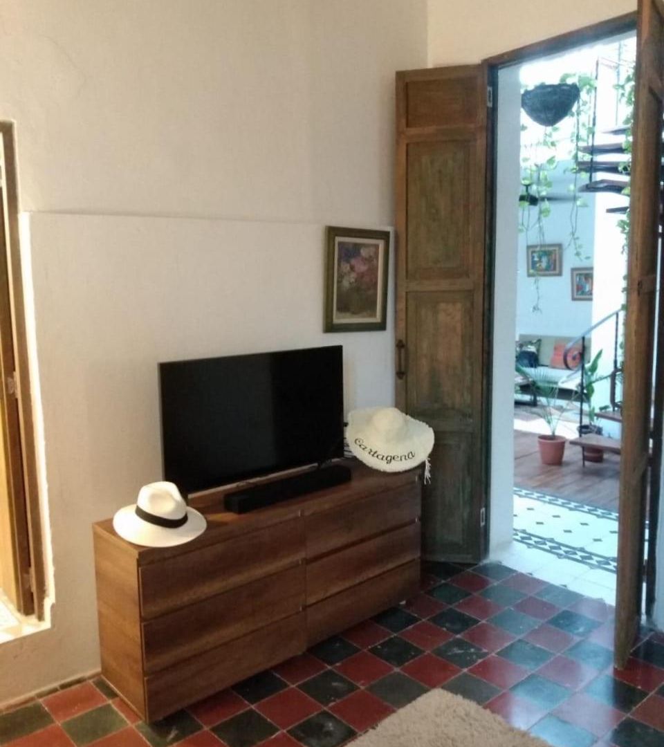 Apartamento Walled 2-bedroom 2-bath With Patio