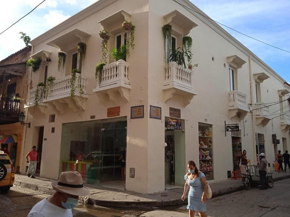 Walled 2-bedroom 2-bath With Patio Apartamento Cartagena