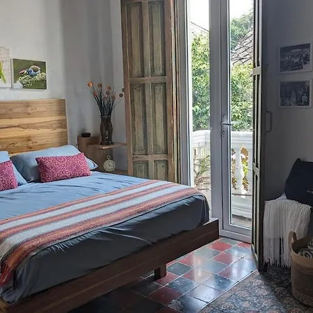 Walled 2-bedroom 2-bath With Patio Apartamento *