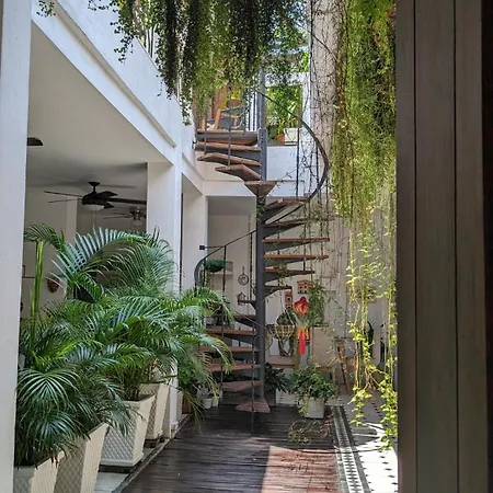 Walled 2-bedroom 2-bath With Patio Apartamento *