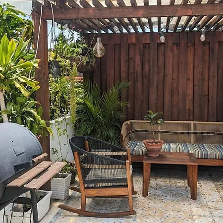 Walled 2-bedroom 2-bath With Patio * Cartagena