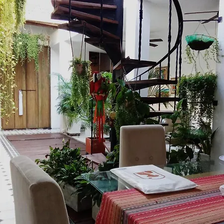 Walled 2-bedroom 2-bath With Patio Apartamento Cartagena