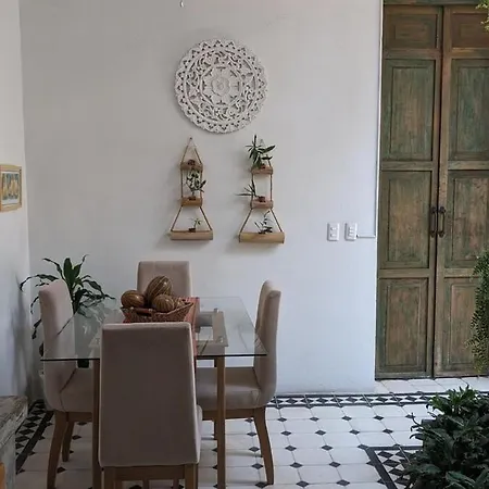 Apartamento Walled 2-bedroom 2-bath With Patio